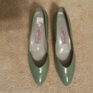 Vintage, Mint Green Women's Pappagallo leather pumps, size 7 ½ N